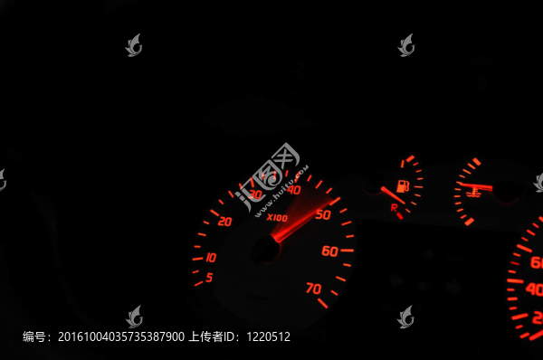 調(diào)整汽車在高速公路上飛馳
