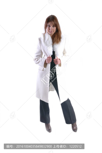 冬日大衣中美麗女人的畫像