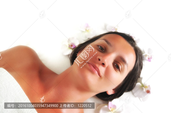 美麗女子按摩水療中心和健康中心