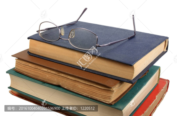 眼鏡和書籍。