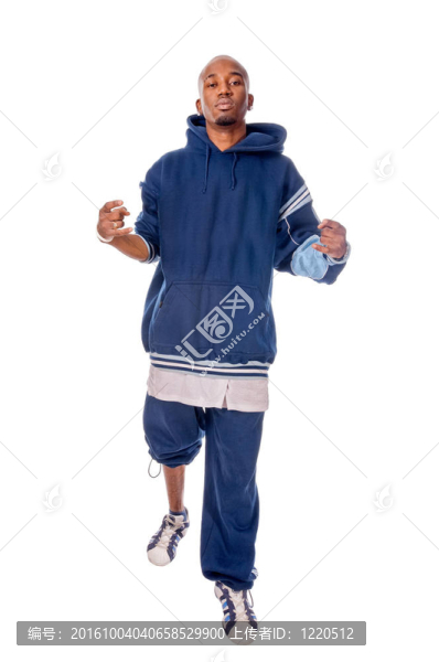 酷的年輕嘻哈男子在白色背景