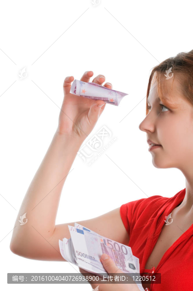 女孩與一堆歐元