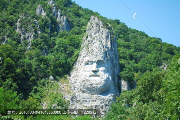山雕塑