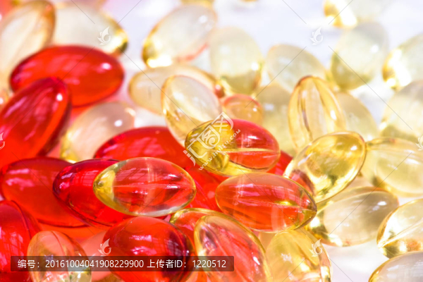 黃色和紅色藥丸