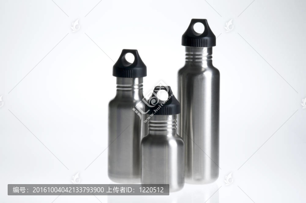 水瓶的三重奏