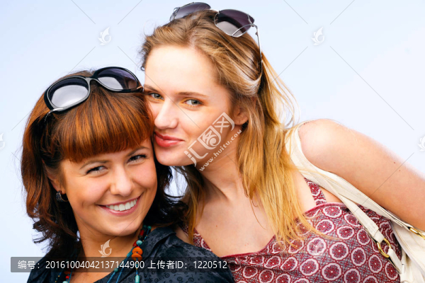 美麗的年輕女性