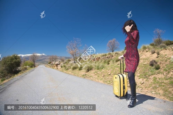 性感的女人搭便車