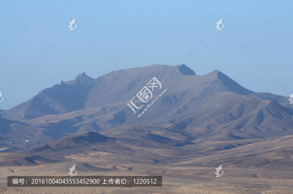 在加那利群島的富埃特文圖拉島山；西班牙