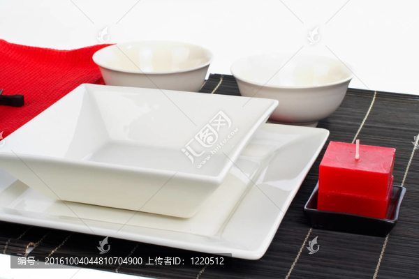 餐桌上的餐具