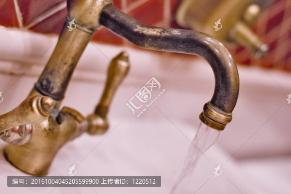 老式水龍頭