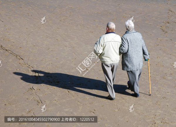老年夫婦