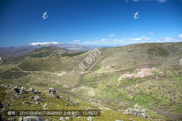 在格雷多斯山村