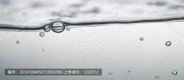 波和泡沫