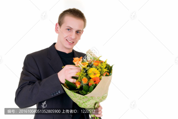 青少年與花束的花朵