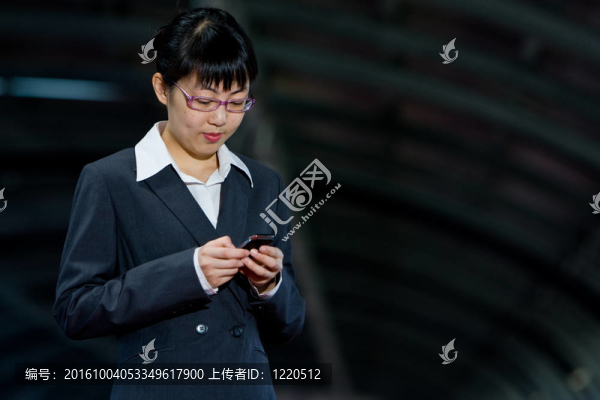 亞洲商業(yè)女性手機(jī)