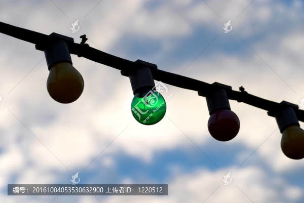 街上的花環(huán)