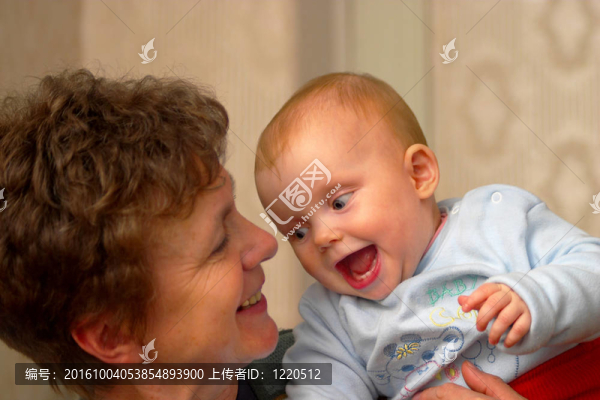 孩子的奶奶
