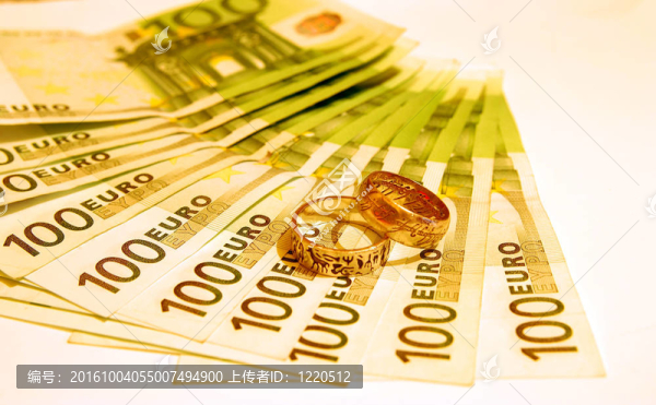 100歐元和兩個(gè)戒指