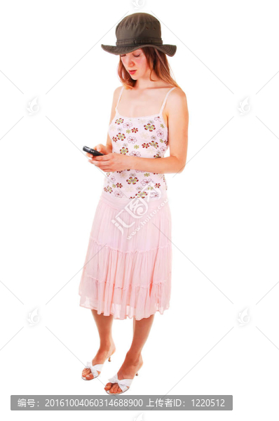 電話中的女人撥號