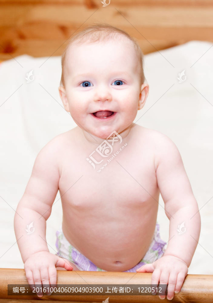 快樂的嬰兒