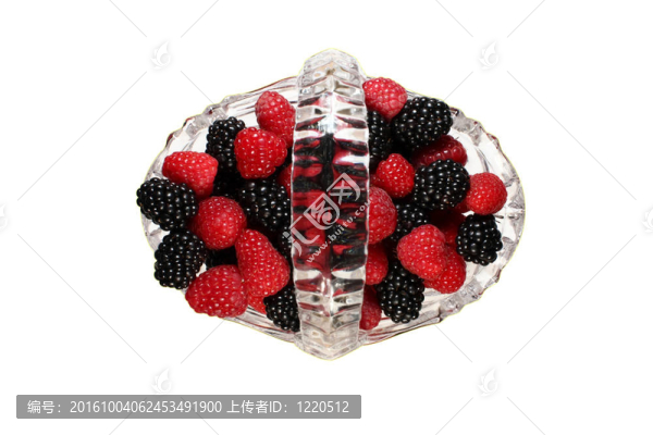 玻璃籃覆盆子和黑莓