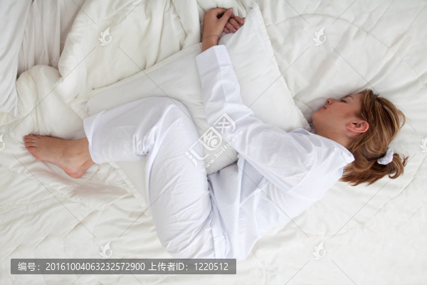 女人睡覺(jué)