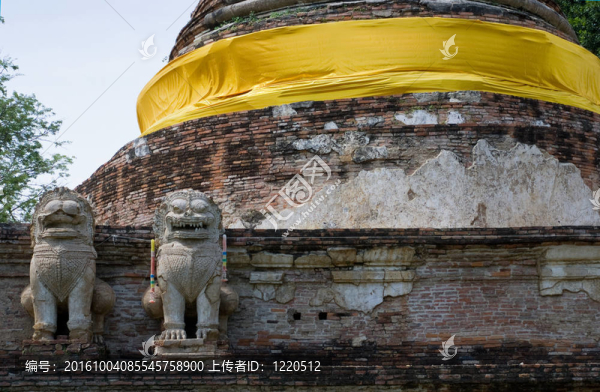 石獅子在阿瑜陀耶的佛塔；泰國