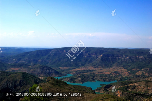 山全景