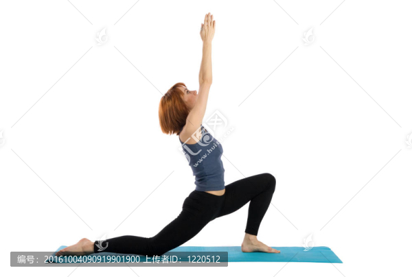 女人练习瑜伽