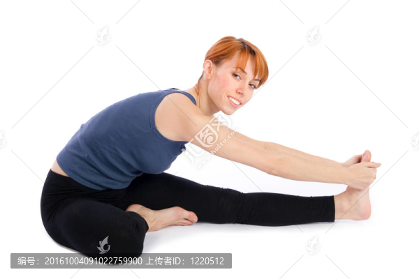 做瑜伽锻炼的女人