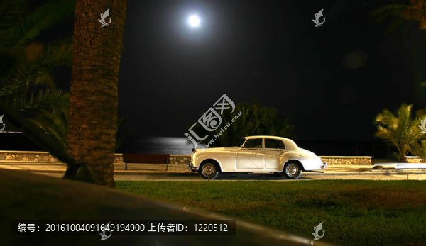 白色的車