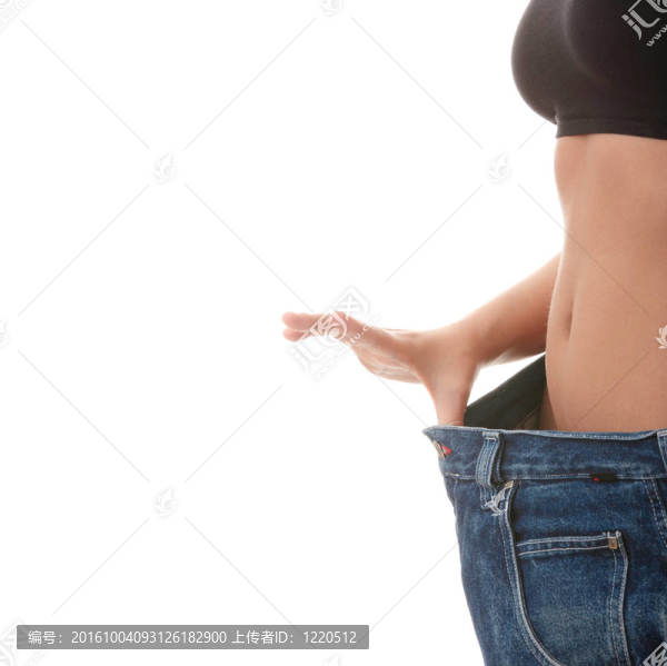 女變瘦，穿舊牛仔褲