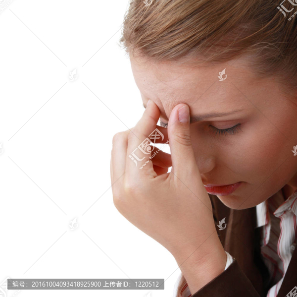 重度偏頭痛的女性