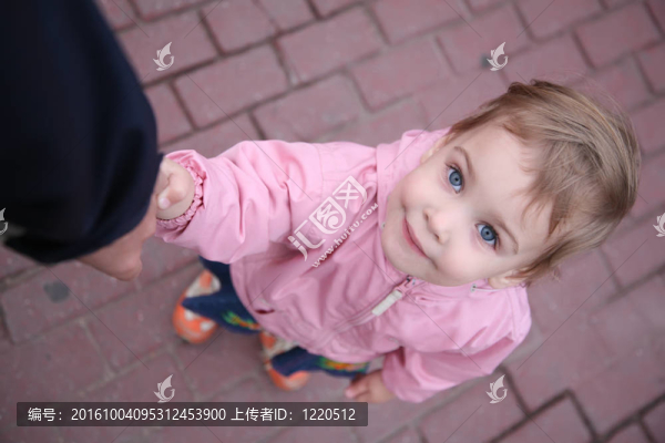 看孩子