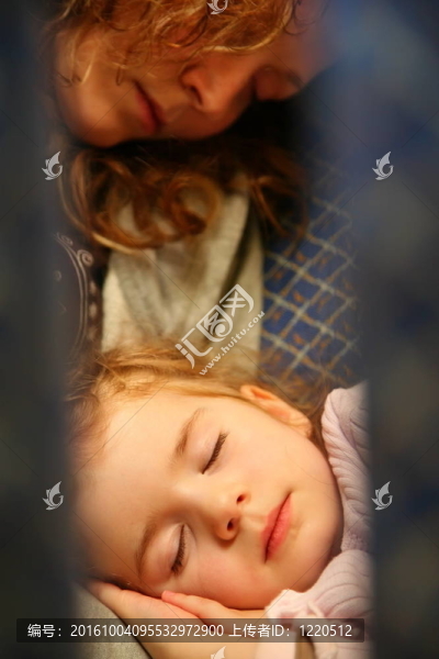 母子飛機(jī)睡眠
