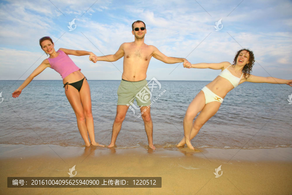 海的男人和女孩