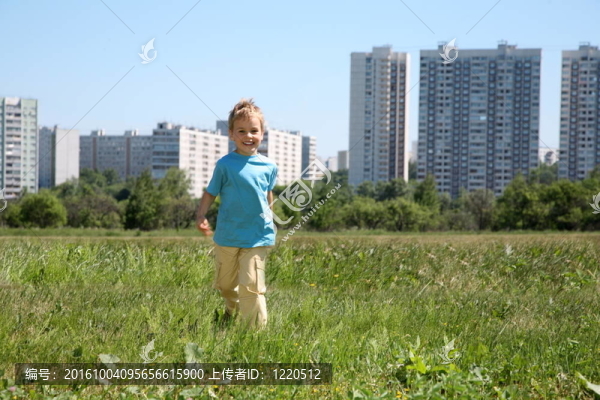 城市里的男孩