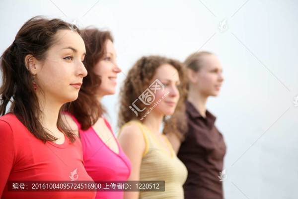 一些年輕女性