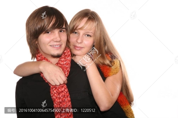 幸福的年輕夫婦白色的孤立