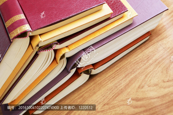 堆書