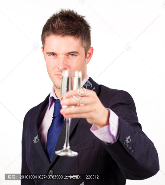 商人拿著一杯香檳酒