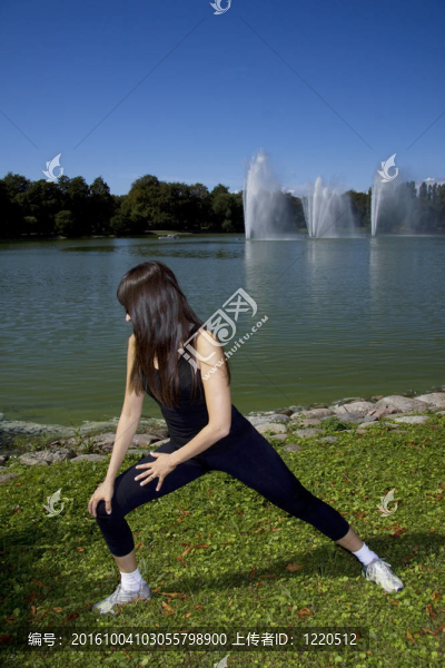 公園里的女人