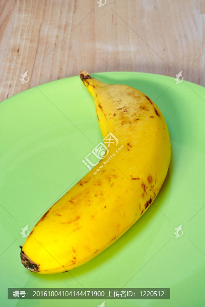 綠板上的香蕉