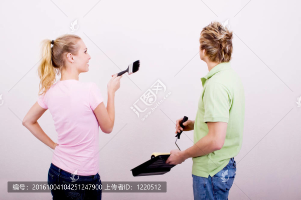 年輕夫婦噴漆房