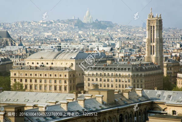 從巴黎圣母院鳥瞰巴黎。Saint,Jacques,Tower和Sacre,Coeur大教堂