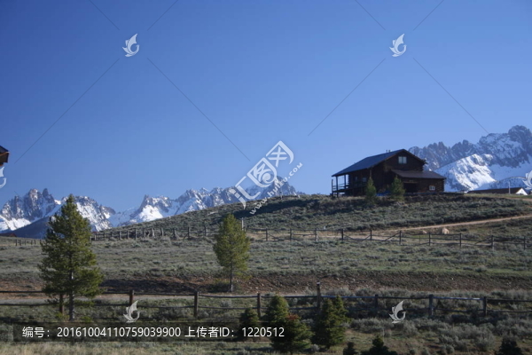 山上的小木屋