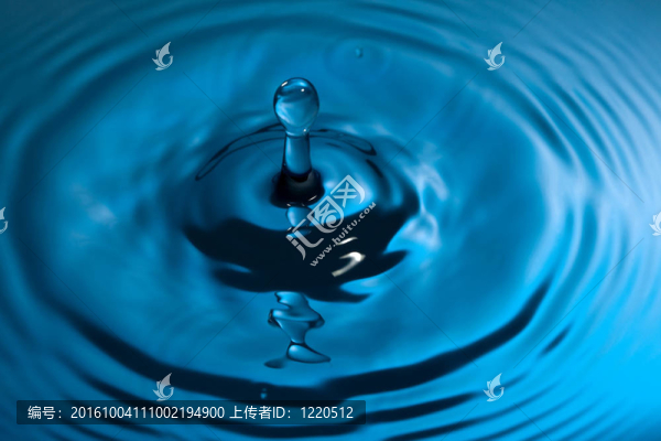 藍(lán)色色調(diào)的飛濺