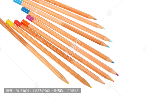 套彩色木鉛筆。