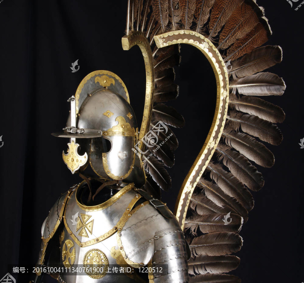 中世紀(jì)騎士的盔甲。士兵對(duì)對(duì)手武器的金屬防護(hù)