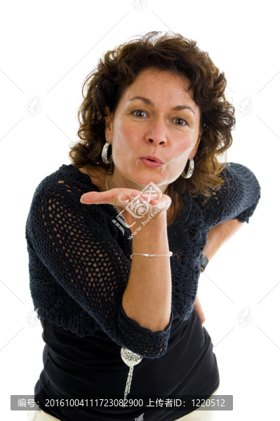 成熟的女人送一個吻